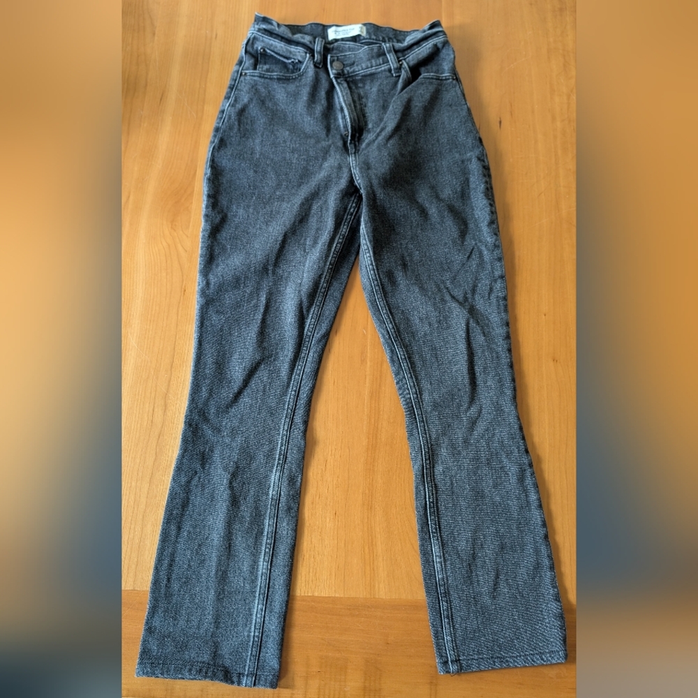 Abercrombie & Fitch The '90s Slim Straight Ultra High Rise Jeans Black Size 26/2